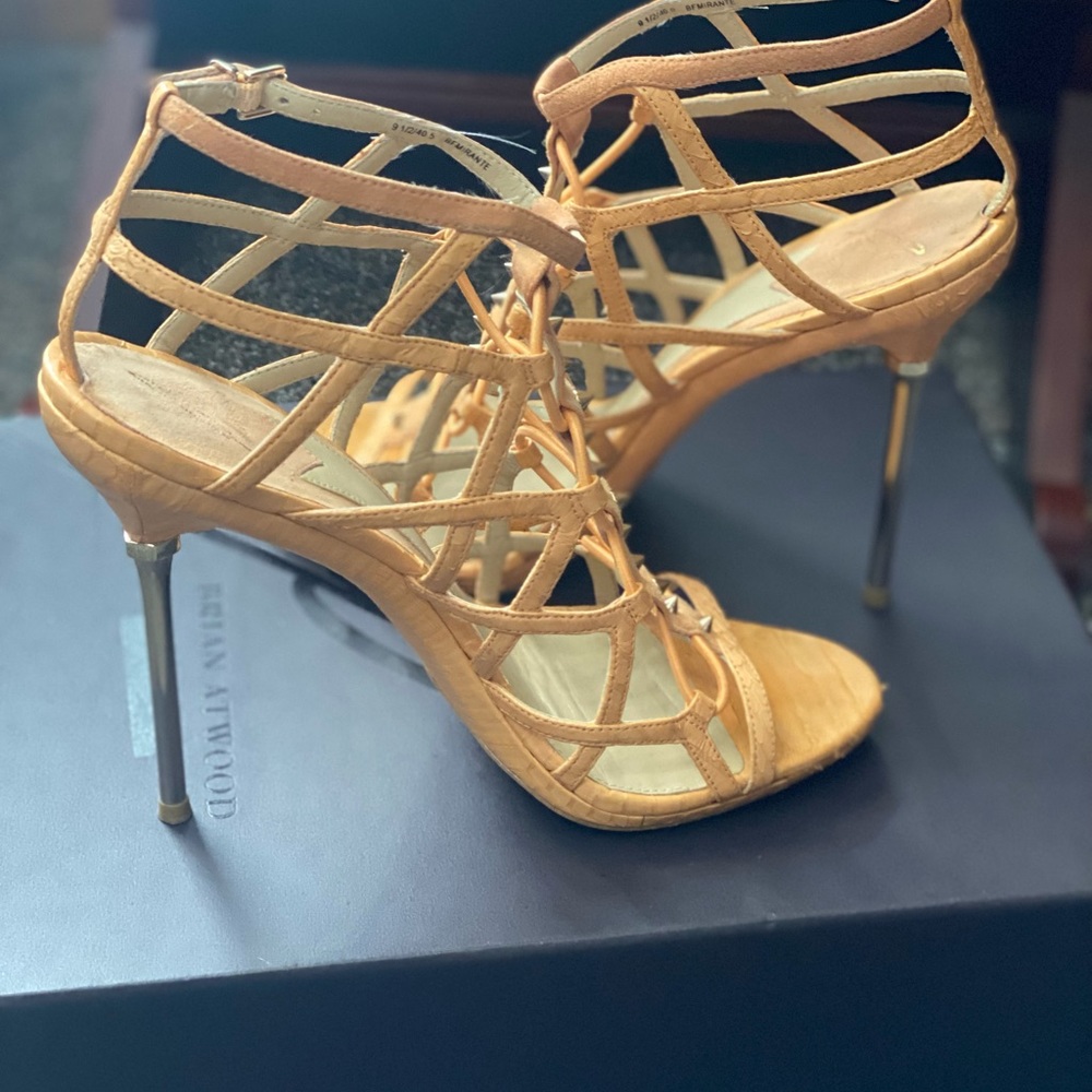 B Brian Atwood W B Snake Skin & Suede W/Studs & Metal Heels Platforms - Picture 7 of 14